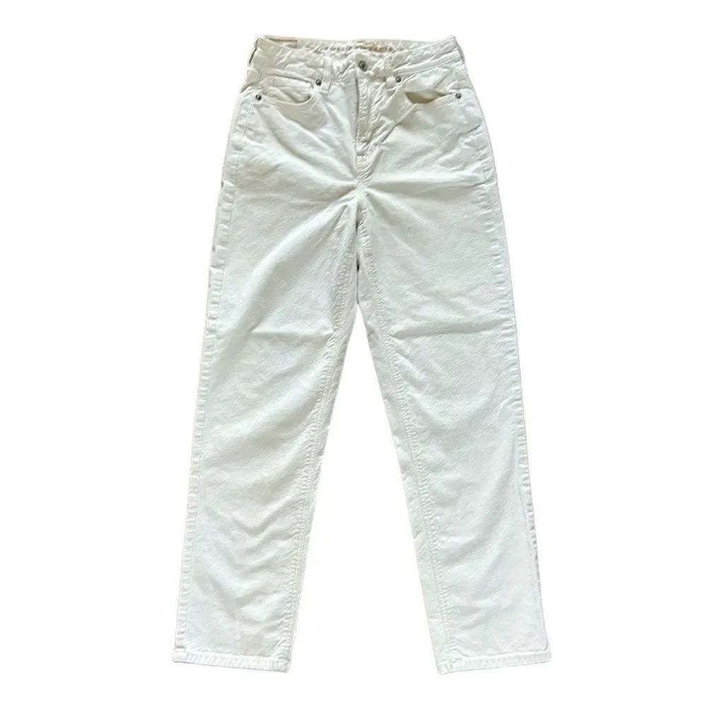 American Eagle Off White Mom Straight Jeans